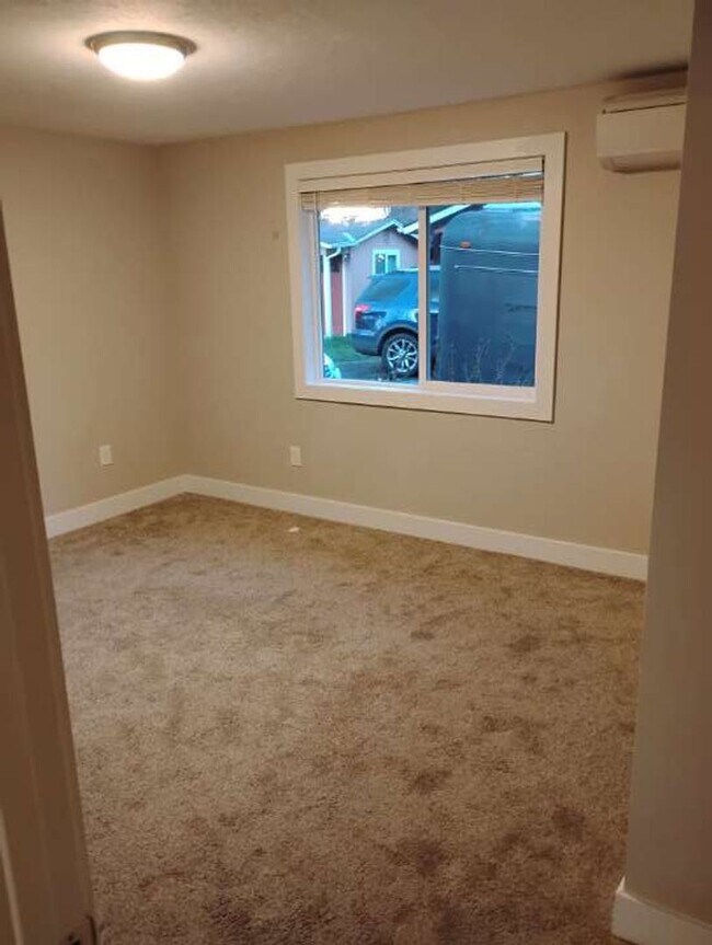 Building Photo - 00830