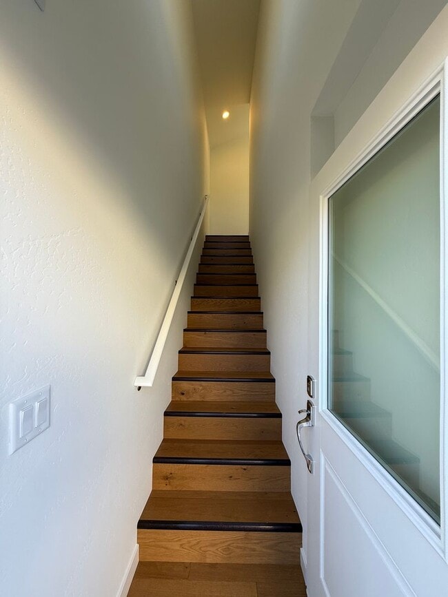 Building Photo - New Apartment in Central Ashland Location | Available Now!