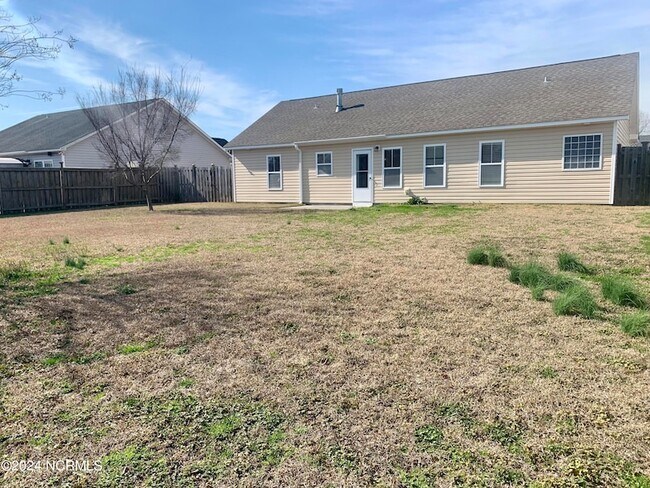 Building Photo - 7206 Chipley Dr