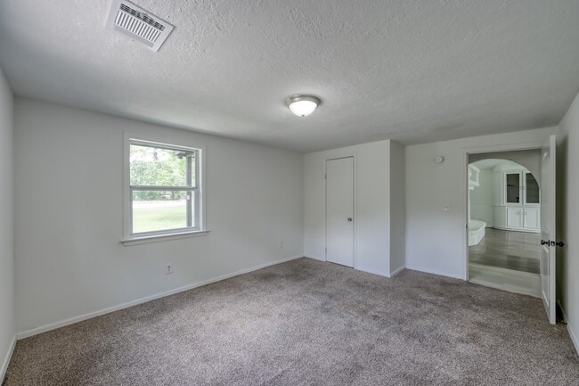 Building Photo - 29906 Hunters Rd