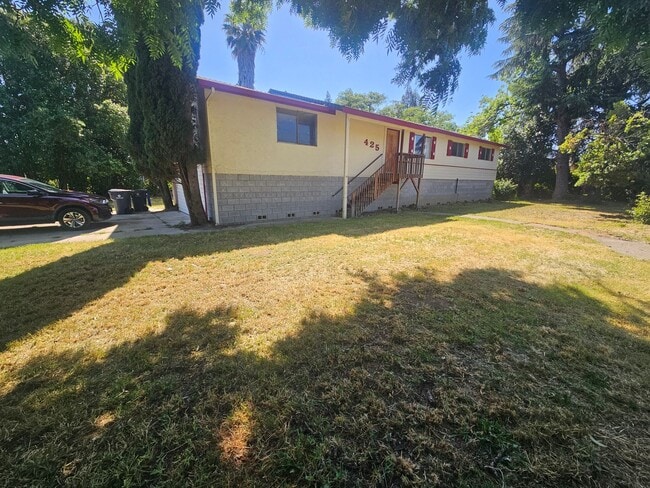 Building Photo - 3 Bedroom 1 Bathroom Home For Rent in Tehama!