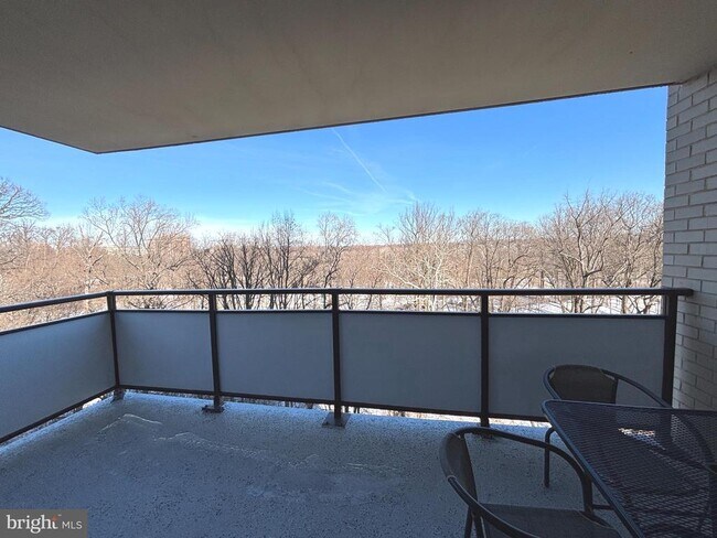 Building Photo - 5225 Pooks Hill Rd