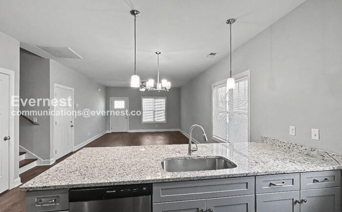 Building Photo - 1606 McBrien Rd