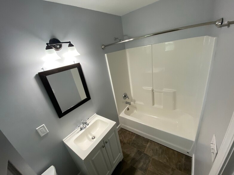 Bathroom - 2454 S 17th St
