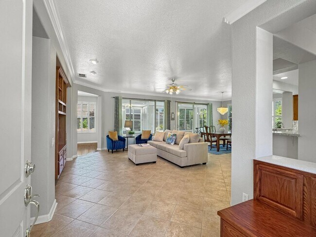 Building Photo - 1347 Rose Bouquet Dr