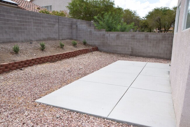 Building Photo - 7729 Paseo Vista Dr