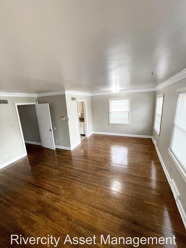 Building Photo - A Must See Duplex, Comes With New Fridge!!!!!