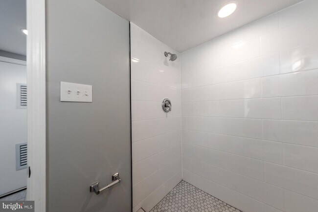 Building Photo - 548 Foxhall Pl SE