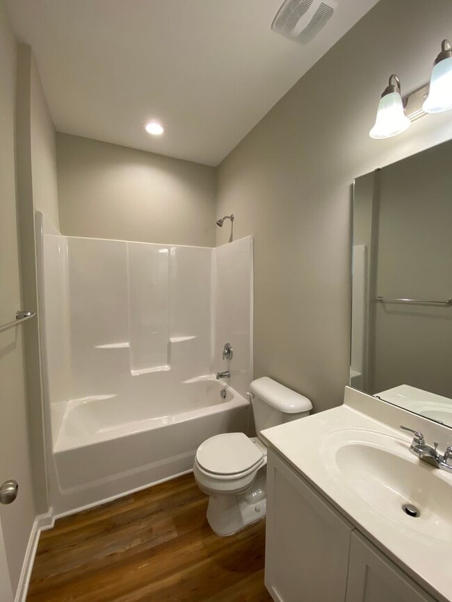 Building Photo - One level 3 bedroom 2 bath home