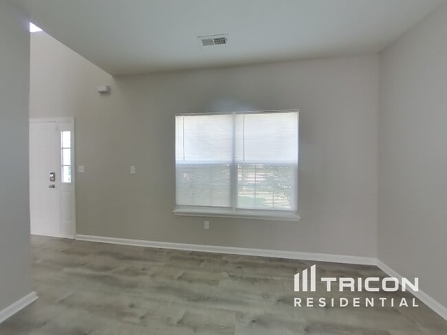 Building Photo - 176 Heartwood Hill