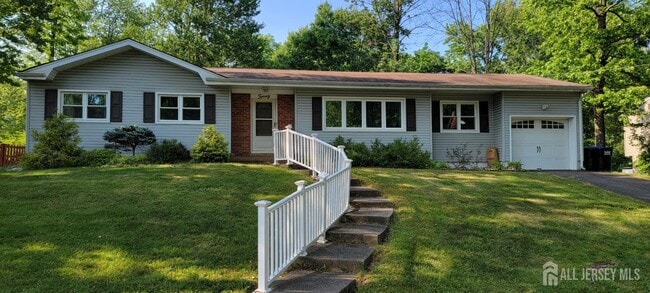 Building Photo - 20 Timber Rd