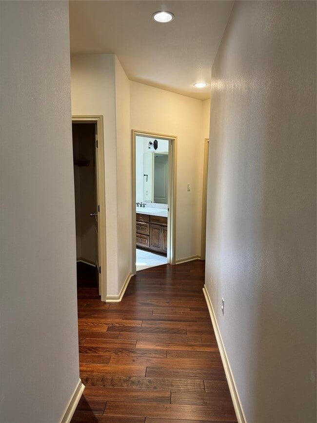 Building Photo - 10913 Sans Souci Pl