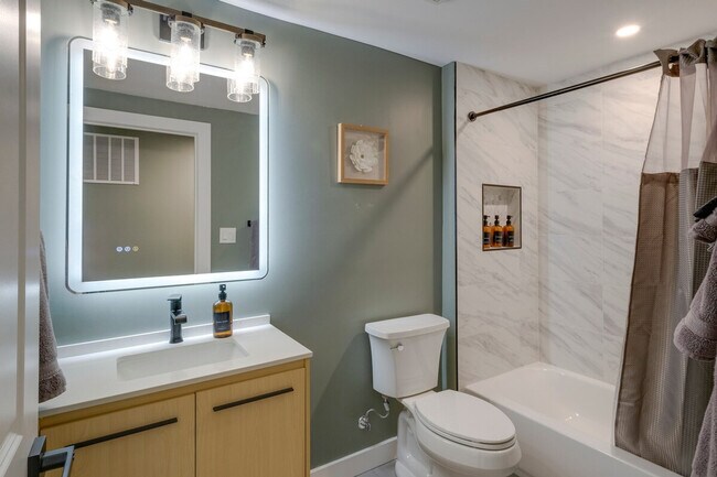 Building Photo - 500 Shelfar Pl