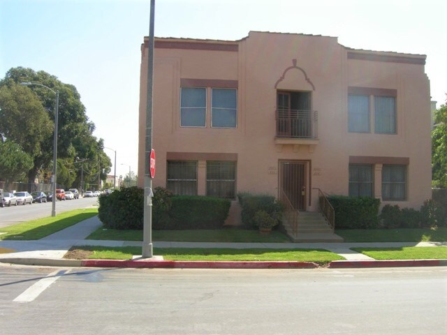 Building Photo - 466 N Orange Grove Ave