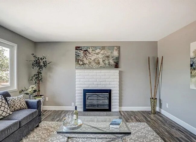 Building Photo - **Amazing 4 bedroom 3 bathroom Home coming...