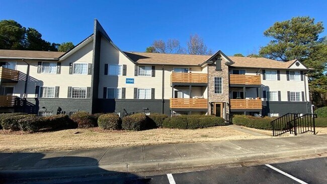 Building Photo - 550 Hampton Park Dr