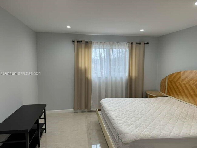 Building Photo - 2950 Griffin Rd