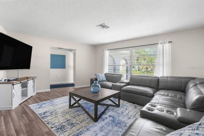 Building Photo - 13501 Whitby Rd