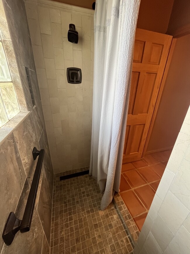 Building Photo - 120 Los Cordovas