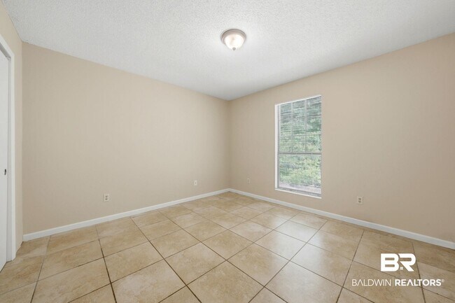 Building Photo - 6413 Schoel Ln