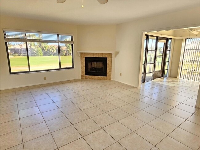 Building Photo - 812 Capri Isles Blvd