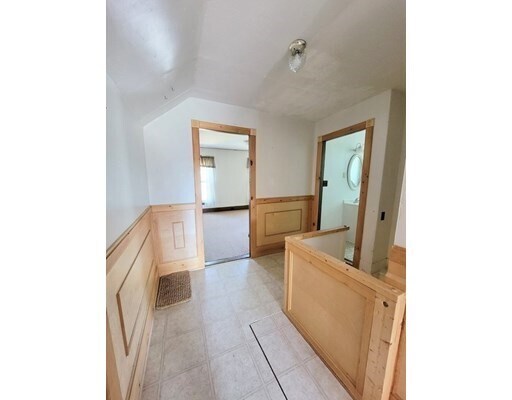 Building Photo - 33 Oak St