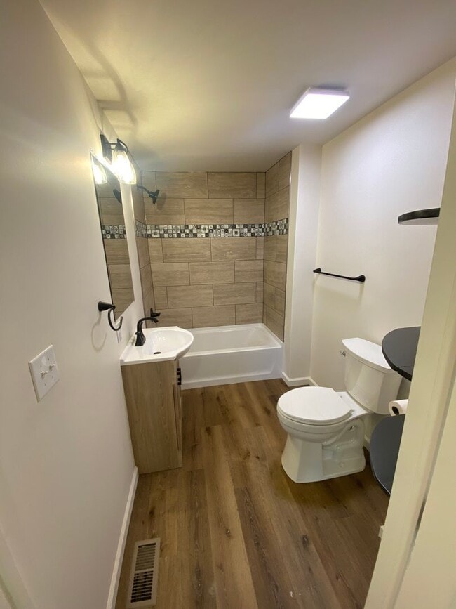 Building Photo - Beautiful 3-Bedroom Home!