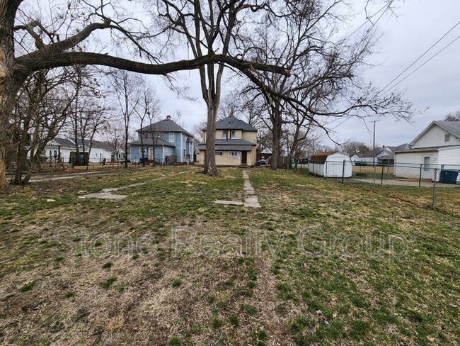 Building Photo - 1110 N 9th St