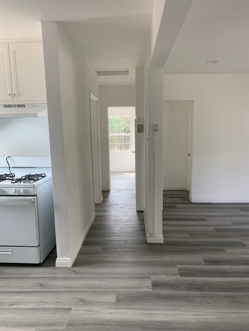 Hall between kitchen and living room - 9044 Hubbard St