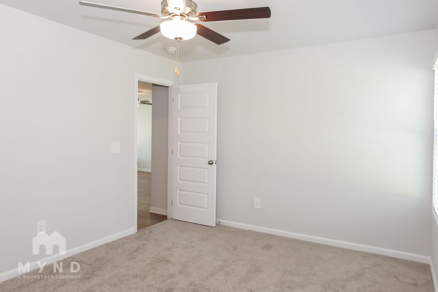 Building Photo - 161 Olde Hearth Rd