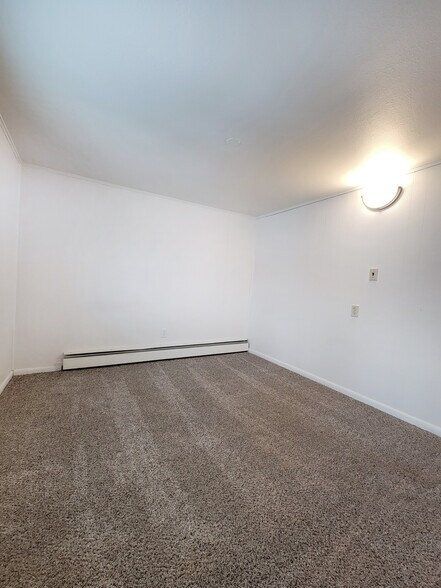 Building Photo - 503 6th St N