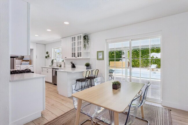 Building Photo - 7616 E 3rd St