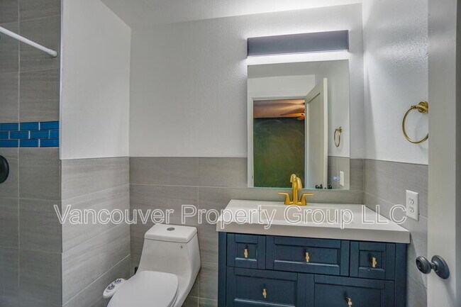 Building Photo - 12509 NE 35th St