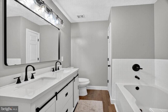 Building Photo - 8031 Brookstone Ct