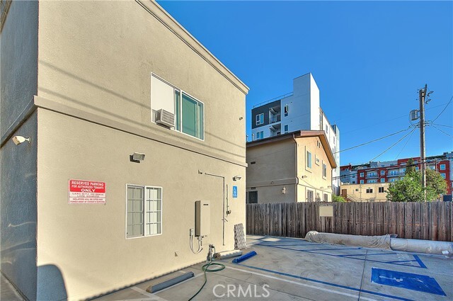 Building Photo - 3105 Walton Ave