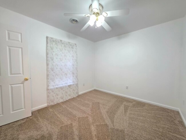 Building Photo - 1011 Granite Ct