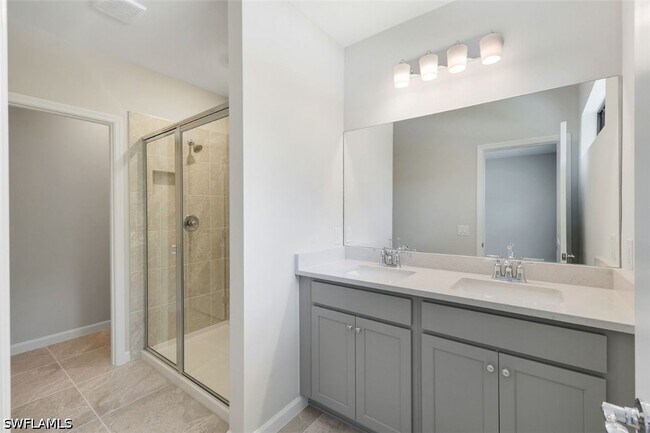 Building Photo - 27907 Radiant Ct