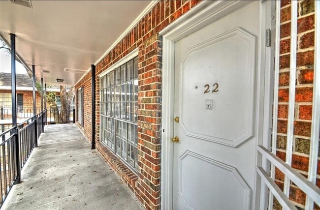 Building Photo - 6405 Westward St