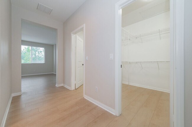 Building Photo - 11060 Sweetgum St