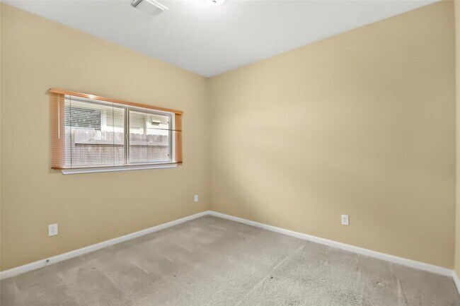 Building Photo - 12806 Pecan Shores Dr