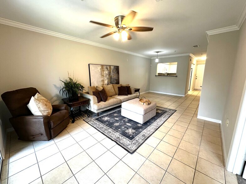 Building Photo - 4274 Calinda Ln