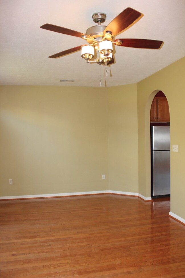 Building Photo - Townhouse for Rent in Taylor Springs