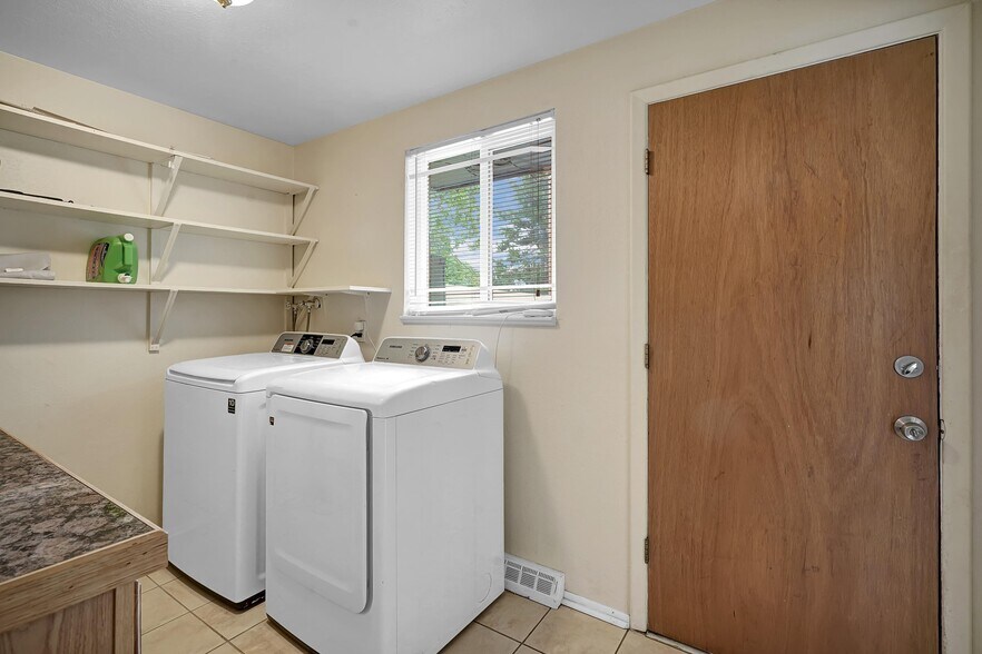 Building Photo - 4620 Holland St