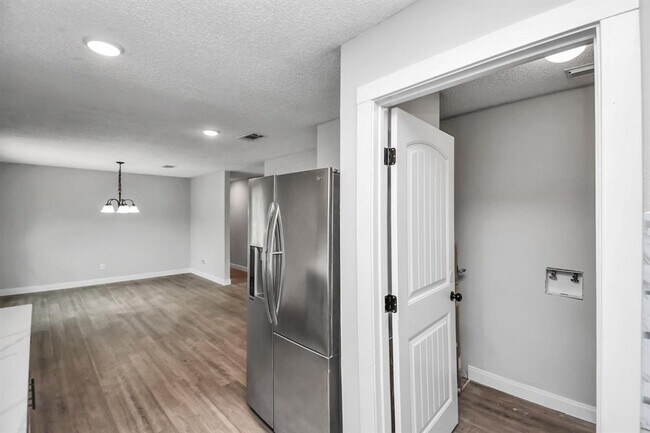 Building Photo - 1030 San Felipe Rd