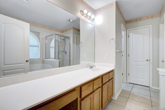 Building Photo - 6002 Woodway Pl