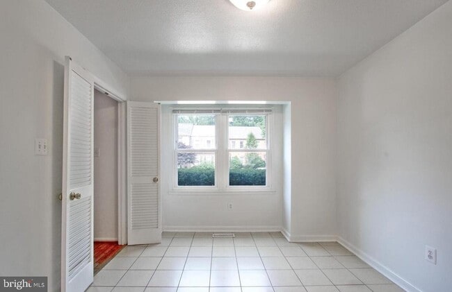 Building Photo - 7862 Heatherton Ln