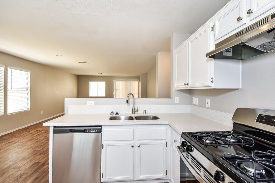 Building Photo - 613 Black Sand Ct