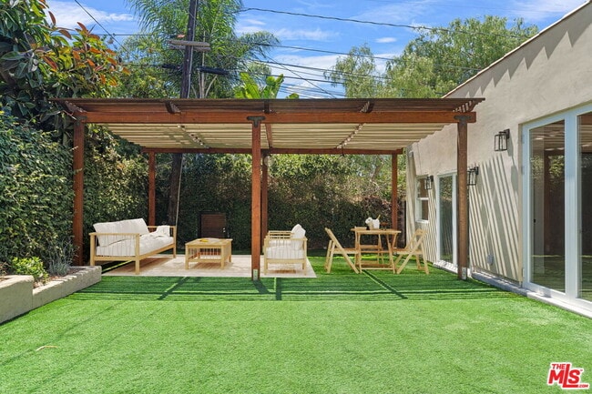 Building Photo - 2347 Parnell Ave