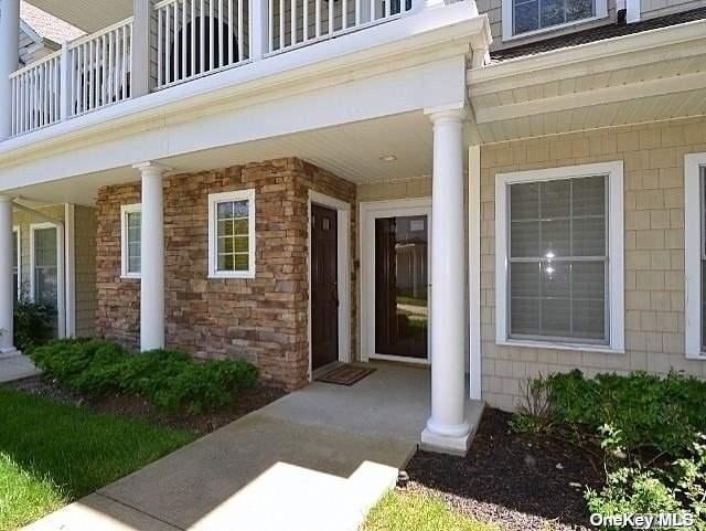 Building Photo - 28 Della Dr