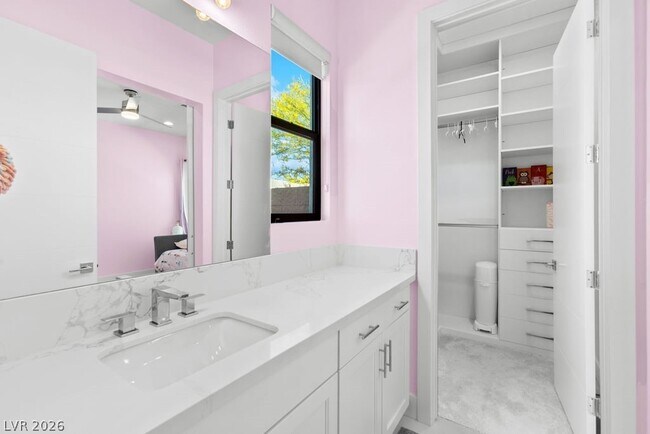 Building Photo - 4315 N Dapple Gray Rd